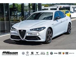 Grau Gebraucht 2024 Alfa Romeo Giulia Competizione Limousine | 39.485 € (Fairer Preis)
