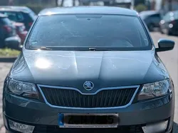 Grau Gebraucht 2014 Skoda Rapid Limousine | 6.900 € (Fairer Preis)