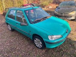 Grün Gebraucht 2001 Peugeot 106 Sport Kleinwagen | 399 € (Superpreis)