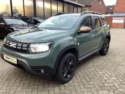 Safarigrüngrau Gebraucht 2024 Dacia Duster Extreme SUV | 18.890 € (Fairer Preis)