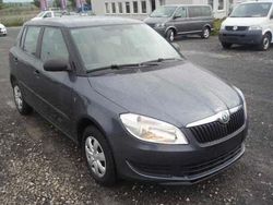Grau Gebraucht 2010 Skoda Fabia Kleinwagen | 5.400 € (Etwas zu teuer)