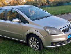 Silber Gebraucht 2008 Opel Zafira Van / Kleinbus | 3.500 € (Fairer Preis)