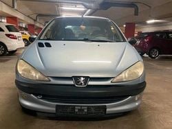 Blau Gebraucht 2002 Peugeot 206 Kleinwagen | 1.000 € (Etwas zu teuer)