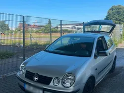Silber Gebraucht 2005 VW Polo Kleinwagen | 1.800 € (Etwas zu teuer)