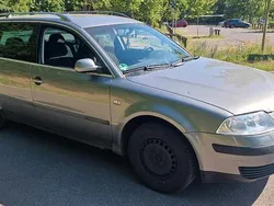 Grau Gebraucht 2003 VW Passat Kombi | 1.250 € (Guter Preis)