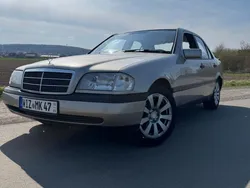 Beige Gebraucht 1993 Mercedes C180 Limousine | 2.399 €