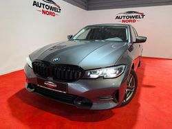 Grau Gebraucht 2019 BMW 330 Sport Line Limousine | 25.900 € (Fairer Preis)