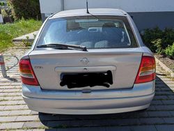 Grau Gebraucht 2002 Opel Astra Comfort Limousine | 2.200 € (Etwas zu teuer)
