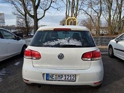 Weiß Gebraucht 2011 VW Golf VI Style Kleinwagen | 5.000 € (Fairer Preis)