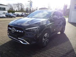 Kosmosschwarz metalliclack Gebraucht 2023 Mercedes GLA200 Advanced SUV | 37.900 € (Fairer Preis)