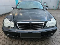Schwarz Gebraucht 2002 Mercedes C180 Limousine | 1.621 € (Guter Preis)