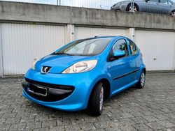 Blau Gebraucht 2008 Peugeot 107 Kleinwagen | 4.100 € (Teuer)
