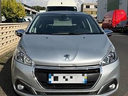 Silber Gebraucht 2018 Peugeot 208 Style Kleinwagen | 7.890 € (Fairer Preis)