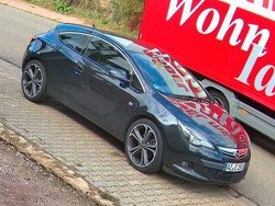 Schwarz Gebraucht 2013 Opel Astra GTC Limousine | 9.200 € (Teuer)