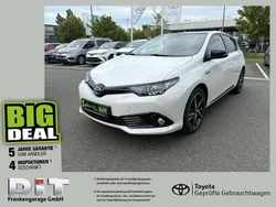 Novaweiß perleffekt, dach schw Gebraucht 2018 Toyota Auris Hybrid Style Limousine | 12.790 € (Guter Preis)