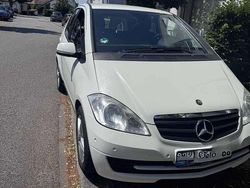 Weiß Gebraucht 2009 Mercedes A180 Limousine | 2.800 € (Etwas zu teuer)