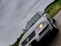 Grau Gebraucht 2001 VW Passat Kombi | 1.300 € (Teuer)
