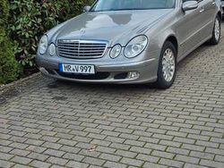 Grau Gebraucht 2002 Mercedes E240 Elegance Limousine | 4.690 € (Fairer Preis)