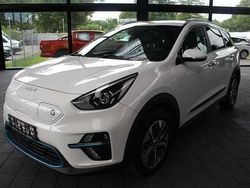 Weiß Gebraucht 2022 Kia e-Niro Vision SUV | 19.520 € (Fairer Preis)