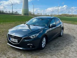 Grau Gebraucht 2016 Mazda 3 Sports-Line Limousine | 12.000 € (Etwas zu teuer)