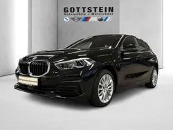 Saphirschwarz Gebraucht 2024 BMW 118 Advantage Kleinwagen | 27.800 € (Fairer Preis)