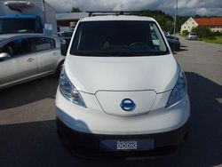 Weiss Gebraucht 2016 Nissan e-NV200 Van / Kleinbus | 8.999 €