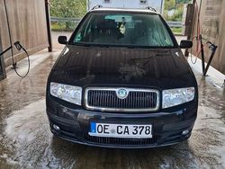 Schwarz Gebraucht 2006 Skoda Fabia Classic Kleinwagen | 1.600 € (Fairer Preis)