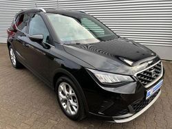 Mitternachtsschwarz Gebraucht 2023 Seat Arona FR SUV | 17.779 € (Fairer Preis)