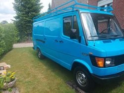 Blau Gebraucht 1990 Mercedes T1 Van | 8.500 €