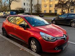 Rot Gebraucht 2016 Renault Clio IV Kleinwagen | 7.500 € (Fairer Preis)