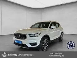Weiß crystal weißperleffekt metallic Gebraucht 2022 Volvo XC40 Inscription SUV | 34.980 € (Fairer Preis)