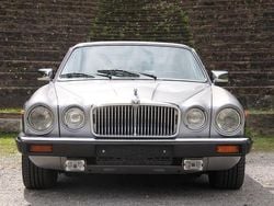 Silber Gebraucht 1985 Jaguar XJ12 Limousine | 19.999 €