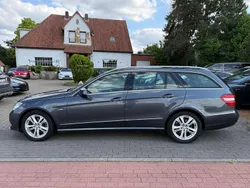 Grau Gebraucht 2011 Mercedes E200 Avantgarde Kombi | 9.490 € (Fairer Preis)