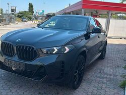 Black sapphire metallic Gebraucht 2025 BMW X6 M Sport SUV | 102.328 € (Teuer)
