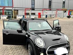 Schwarz Gebraucht 2019 Mini Cooper S Kleinwagen | 22.000 € (Etwas zu teuer)