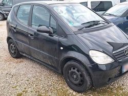 Schwarz Gebraucht 2001 Mercedes A140 Limousine | 490 €