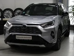 Grau Gebraucht 2020 Toyota RAV4 Hybrid SUV | 27.890 € (Fairer Preis)