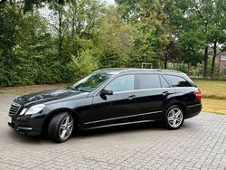 Schwarz Gebraucht 2012 Mercedes E200 Elegance Limousine | 14.500 € (Teuer)