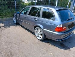 Grau Gebraucht 2001 BMW 330 Kombi | 3.900 € (Guter Preis)