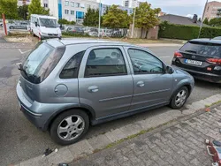 Silber Gebraucht 2005 Opel Corsa Kleinwagen | 2.100 € (Etwas zu teuer)