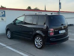 Schwarz Gebraucht 2010 VW Touran Van / Kleinbus | 7.800 € (Etwas zu teuer)