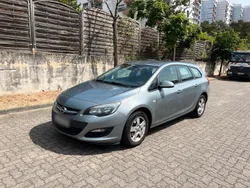 Silber Gebraucht 2012 Opel Astra Kombi | 3.000 € (Guter Preis)