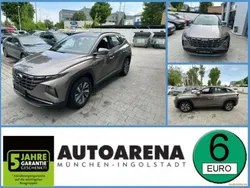 Silky bronze / met Gebraucht 2021 Hyundai Tucson Select SUV | 20.975 € (Superpreis)