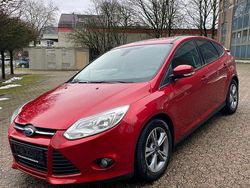 Rot Gebraucht 2014 Ford Focus Limousine | 4.750 € (Fairer Preis)
