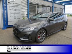 Grau Gebraucht 2024 Ford Focus ST-Line X Limousine | 25.500 € (Fairer Preis)