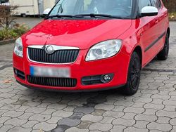 Rot Gebraucht 2009 Skoda Fabia Kleinwagen | 2.150 € (Fairer Preis)