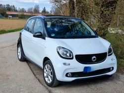 Weiß Gebraucht 2015 Smart ForFour Passion Kleinwagen | 7.800 € (Fairer Preis)