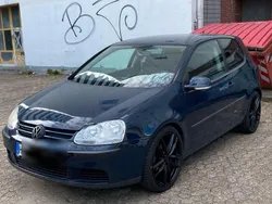 Blau Gebraucht 2004 VW Golf V Kleinwagen | 999 € (Guter Preis)