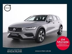 Grau Gebraucht 2023 Volvo V60 CC Plus Kombi | 35.950 € (Superpreis)