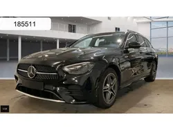 Obsidianschwarz (metallic) Gebraucht 2020 Mercedes E300 AMG Kombi | 29.950 € (Fairer Preis)